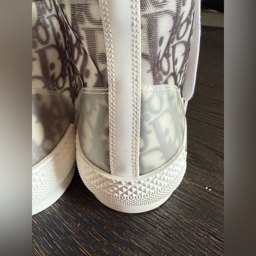 League High-Top Sneaker White and Black Dior Oblique Canvas
Men’s size 47 - Picture 8 of 10